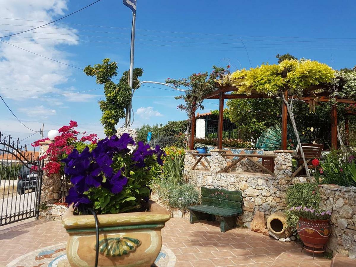 Nadia'S Traditional Greek House Anavyssos Esterno foto
